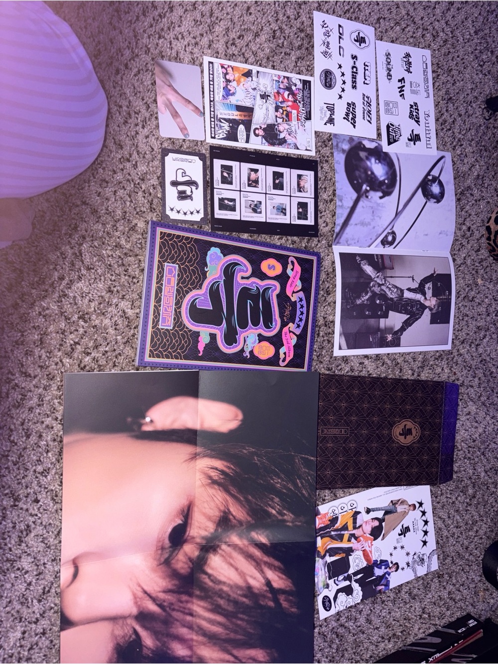 K-Pop Collectible Photo Book Set - Purple Accents